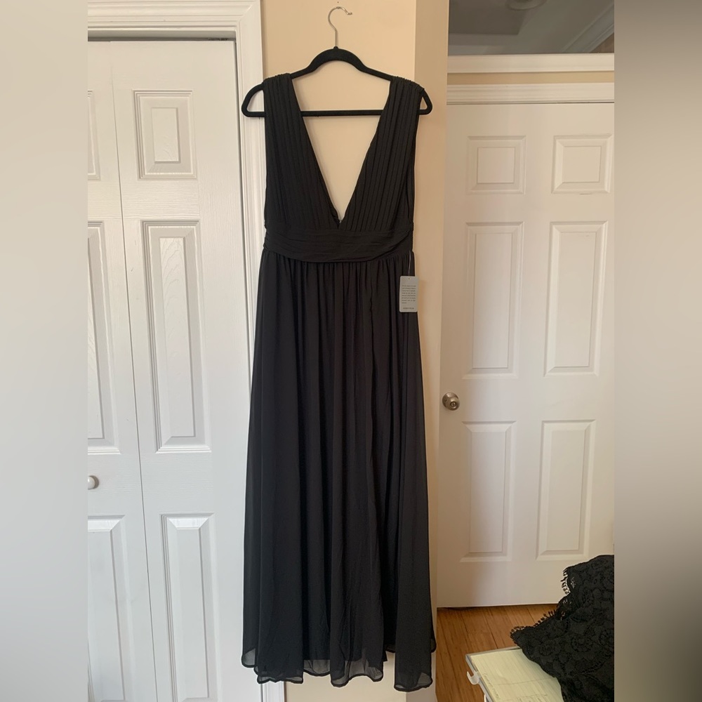 NWT Love By Design Athen Plunging V-Neck Maxi Dress